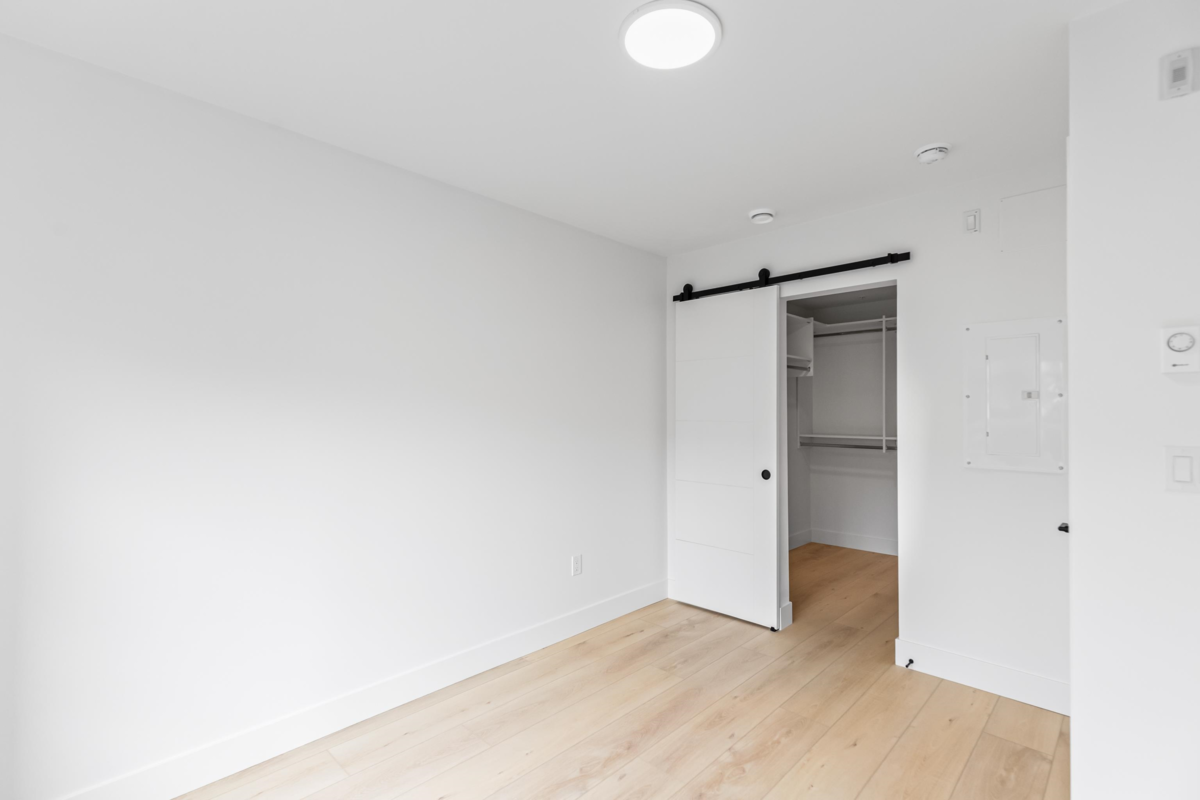 Guest Bathroom Photo of 106 30494 Cardinal Avenue, Abbotsford, BC