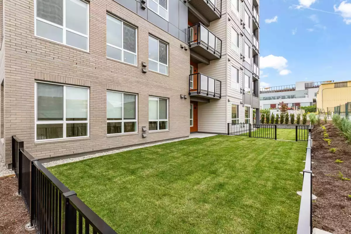 Staircase Photo of 106 30494 Cardinal Avenue, Abbotsford, BC