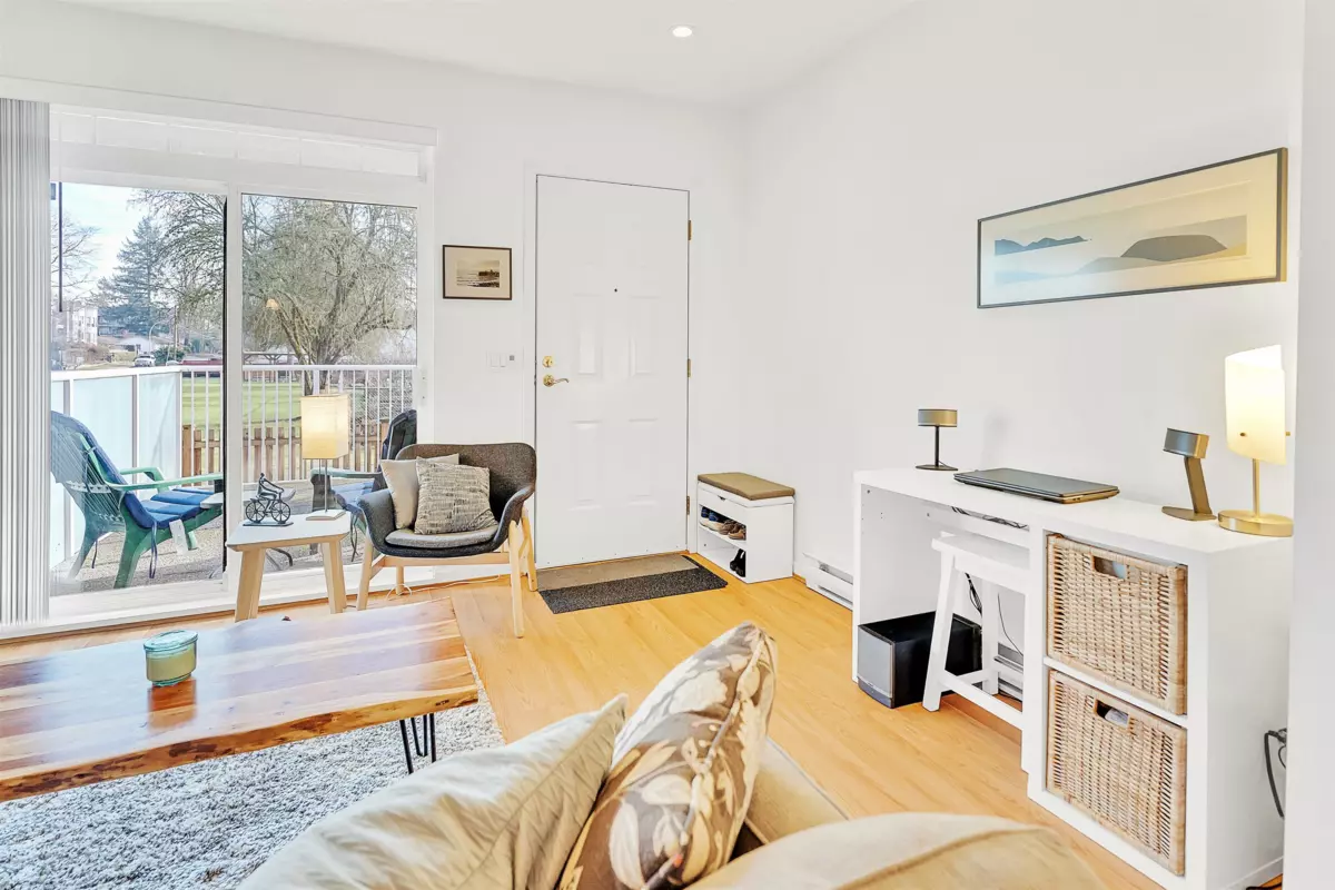 Dining Area Photo of 56 2422 Hawthorne Avenue, Port Coquitlam, BC