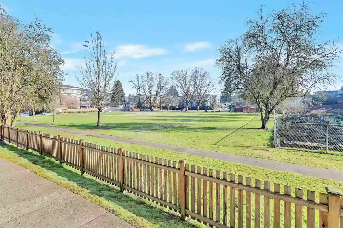 Guest Bathroom Photo of 56 2422 Hawthorne Avenue, Port Coquitlam, BC