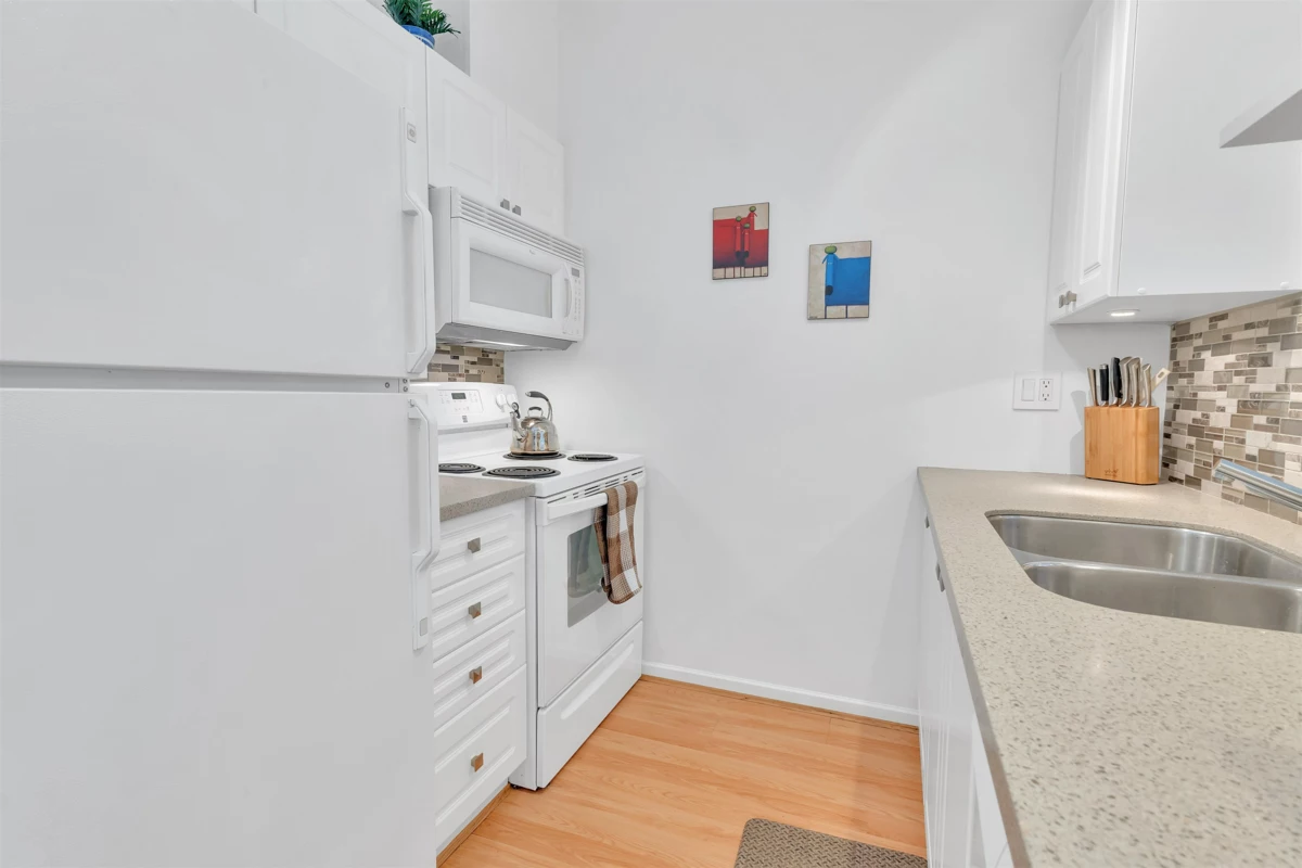 Kitchen Photo of 56 2422 Hawthorne Avenue, Port Coquitlam, BC