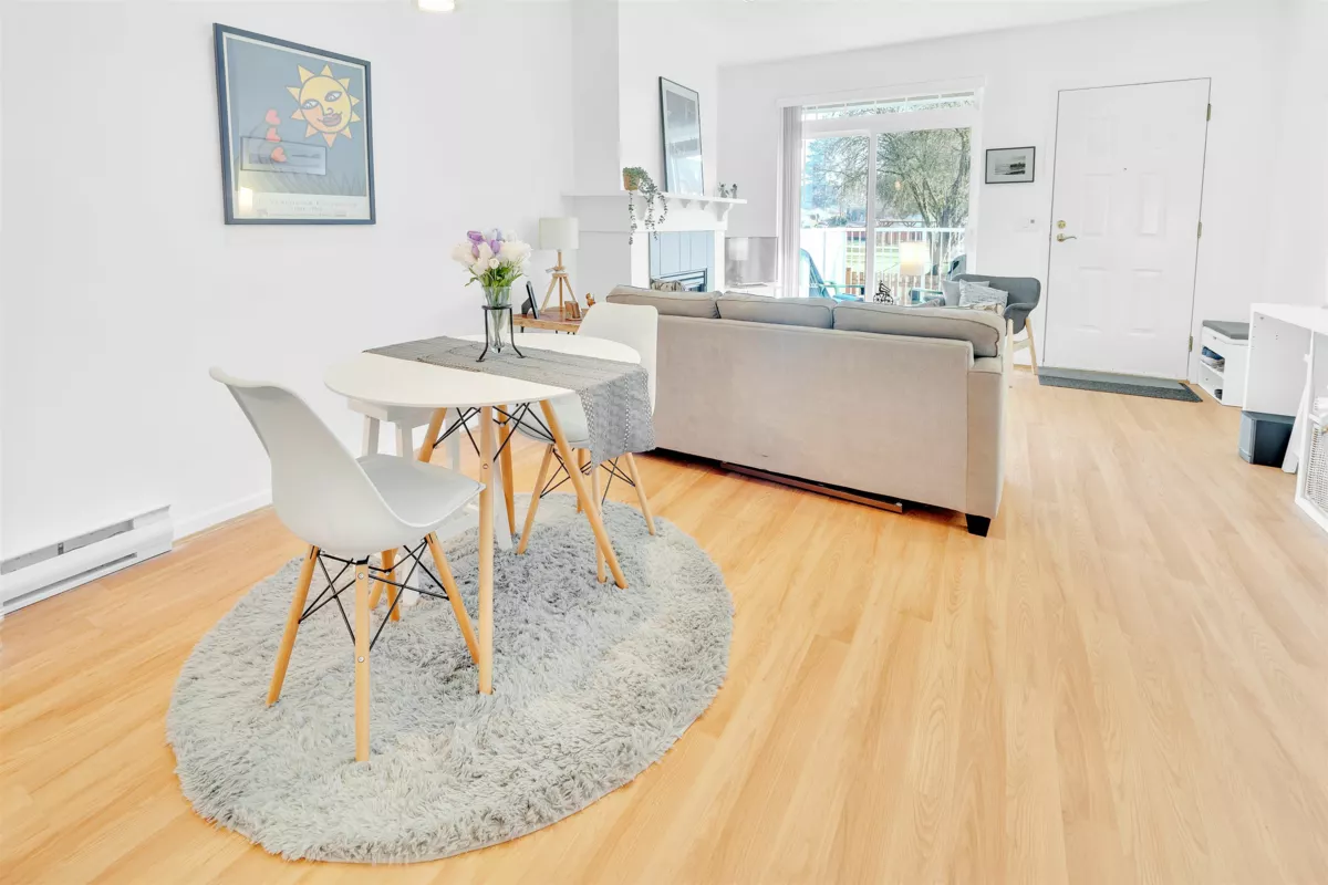 Living Room Photo of 56 2422 Hawthorne Avenue, Port Coquitlam, BC