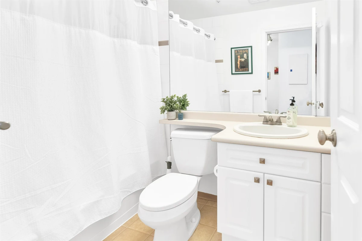 Primary Bathroom Photo of 56 2422 Hawthorne Avenue, Port Coquitlam, BC