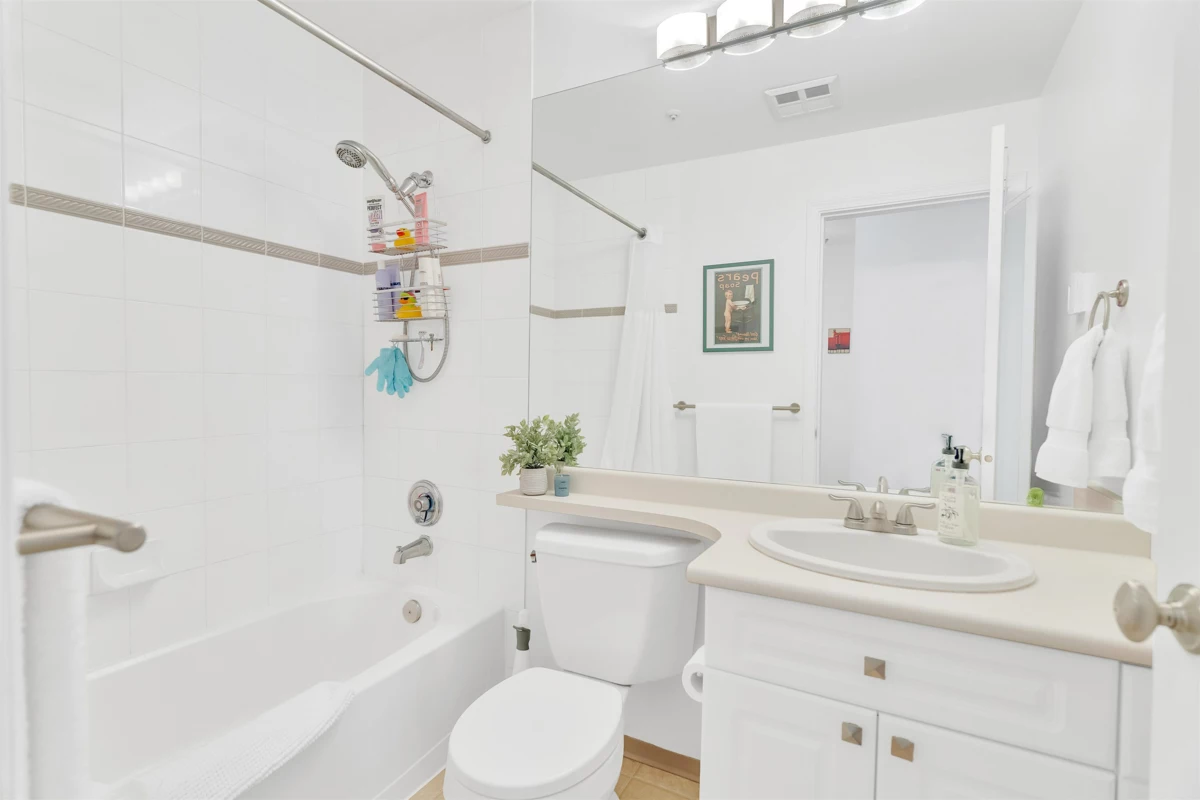 Walk-In Closet Photo of 56 2422 Hawthorne Avenue, Port Coquitlam, BC