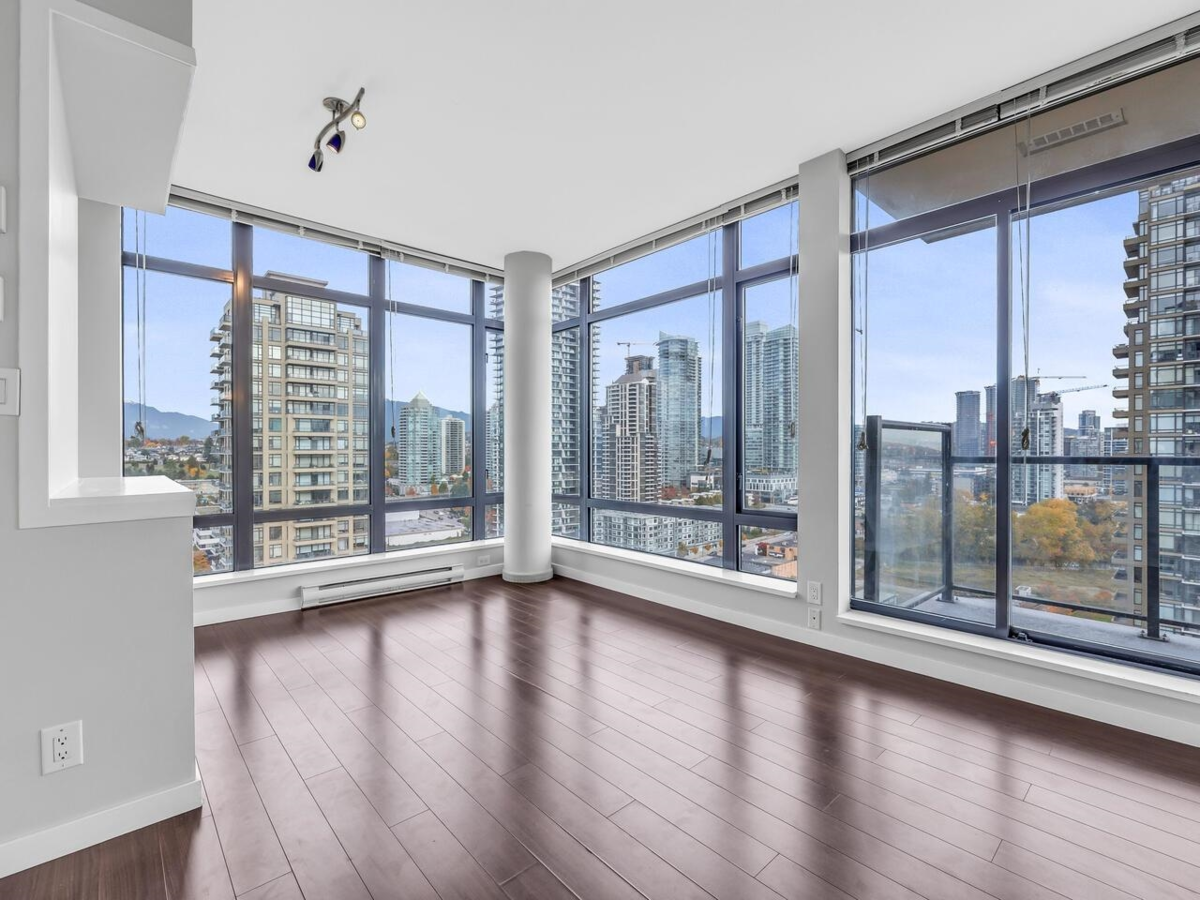 Bedroom 3 Photo of 2006 2345 Madison Avenue, Burnaby, BC