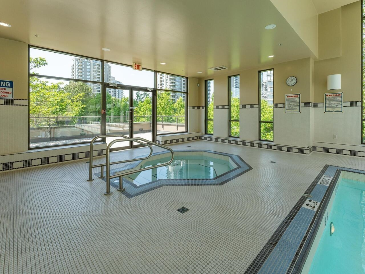 Hot Tub / Spa Photo of 2006 2345 Madison Avenue, Burnaby, BC