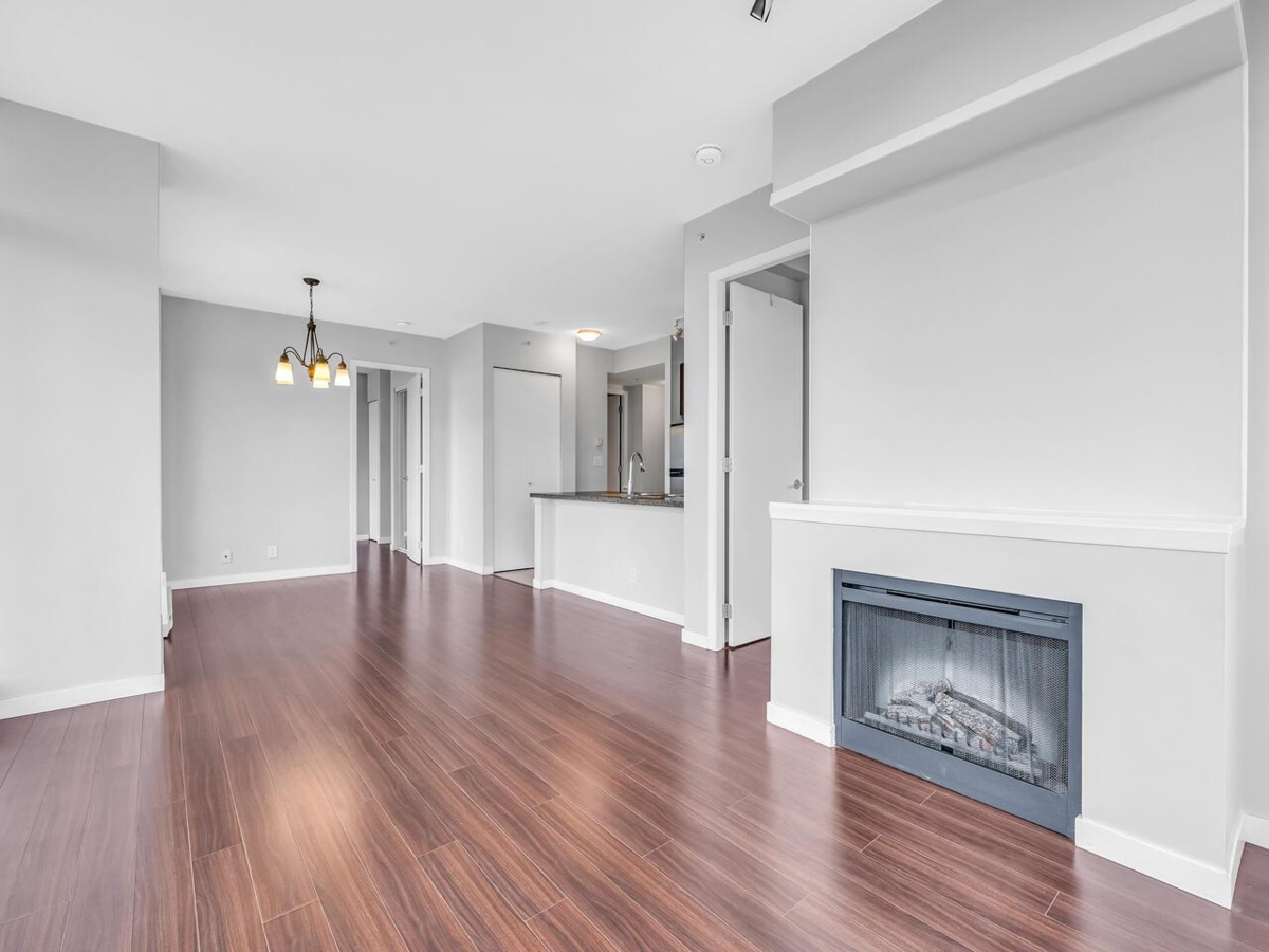 Powder Room Photo of 2006 2345 Madison Avenue, Burnaby, BC