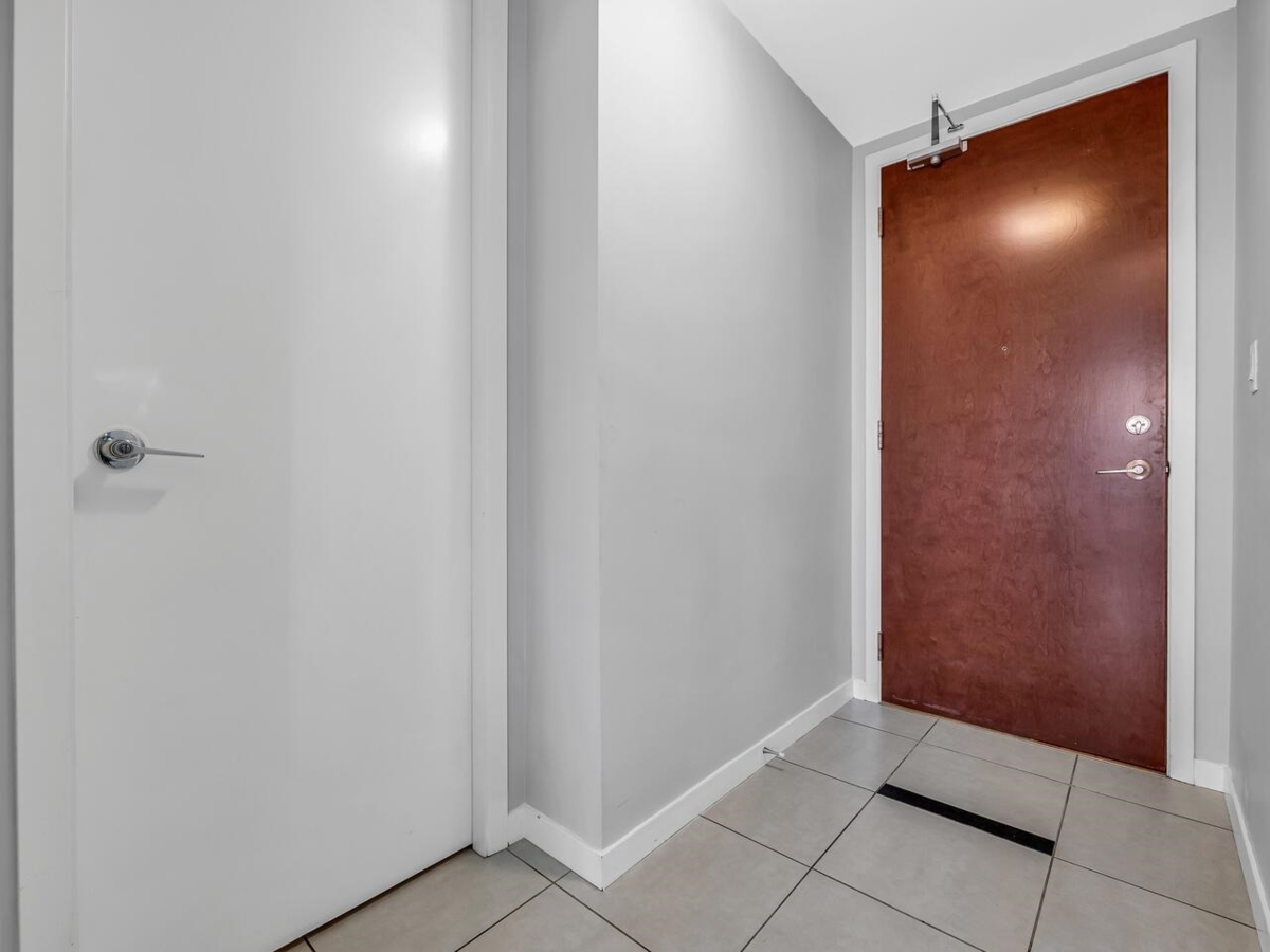 Staircase Photo of 2006 2345 Madison Avenue, Burnaby, BC