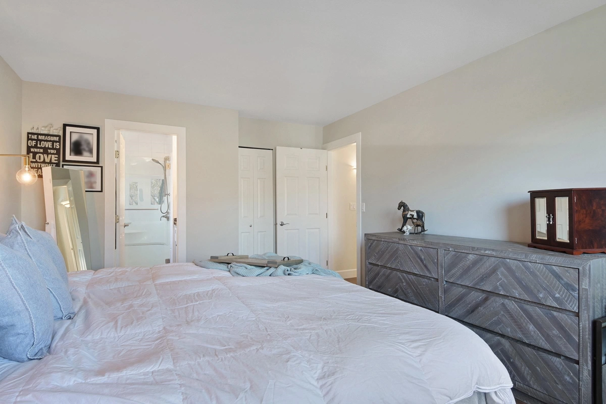 Bedroom 2 Photo of 18274 58a Avenue, Surrey, BC