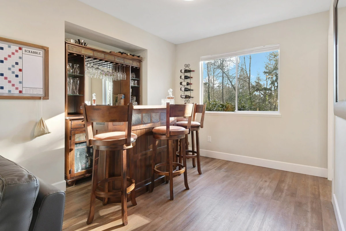 Breakfast Nook Photo of 18274 58a Avenue, Surrey, BC