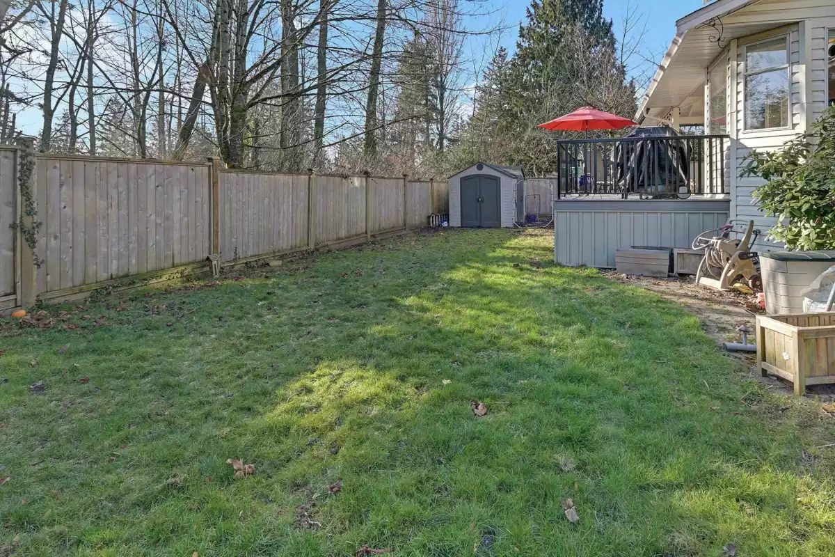 Front Yard Photo of 18274 58a Avenue, Surrey, BC