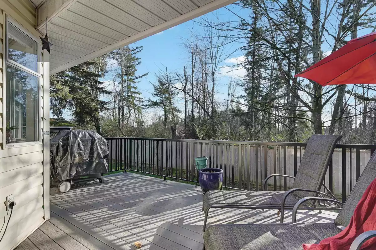 Garage Interior Photo of 18274 58a Avenue, Surrey, BC