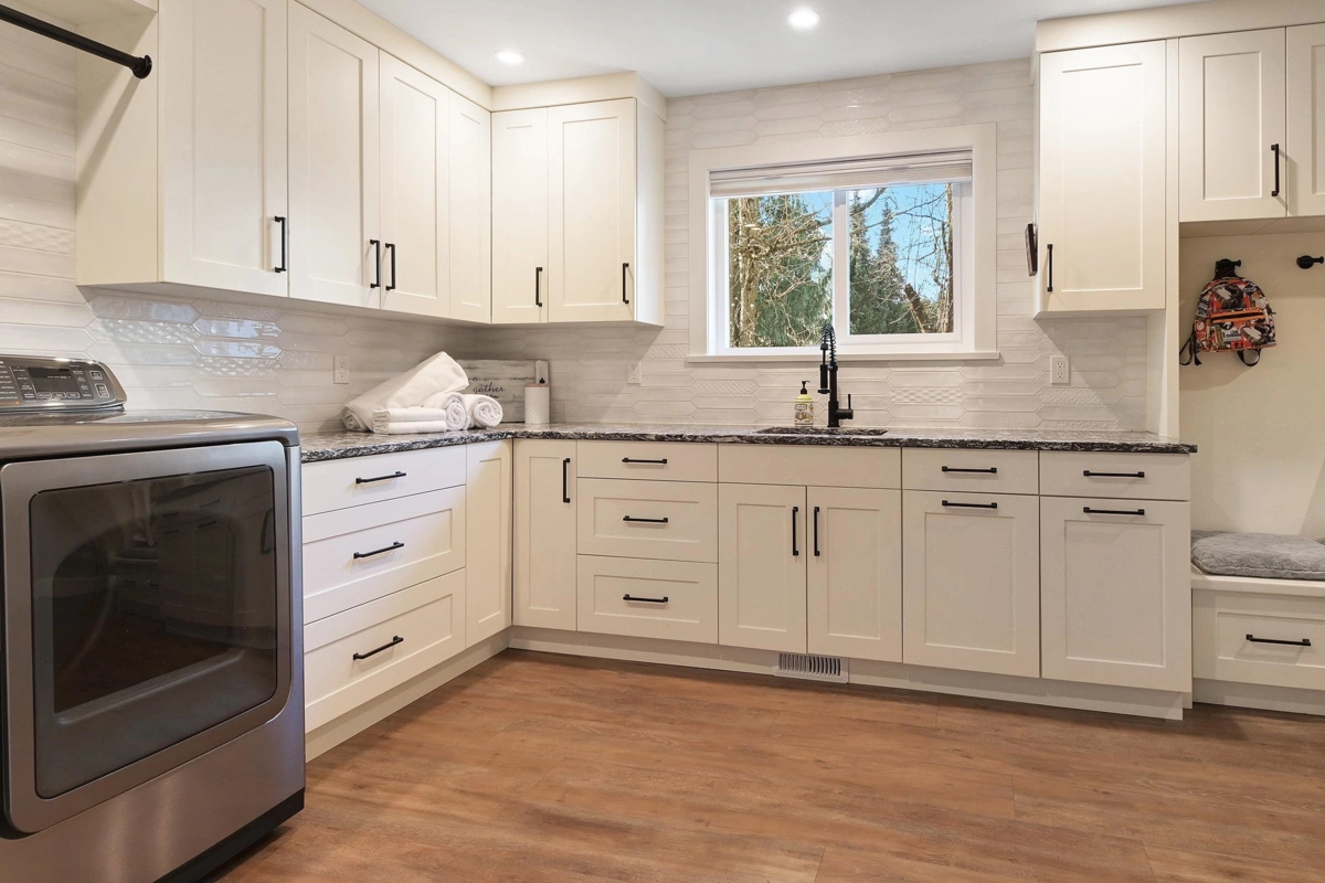Hallway Photo of 18274 58a Avenue, Surrey, BC