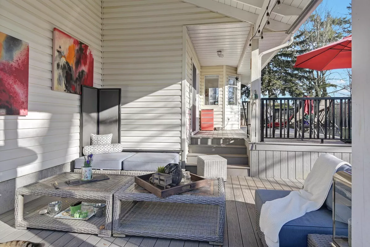 Outdoor Deck Photo of 18274 58a Avenue, Surrey, BC