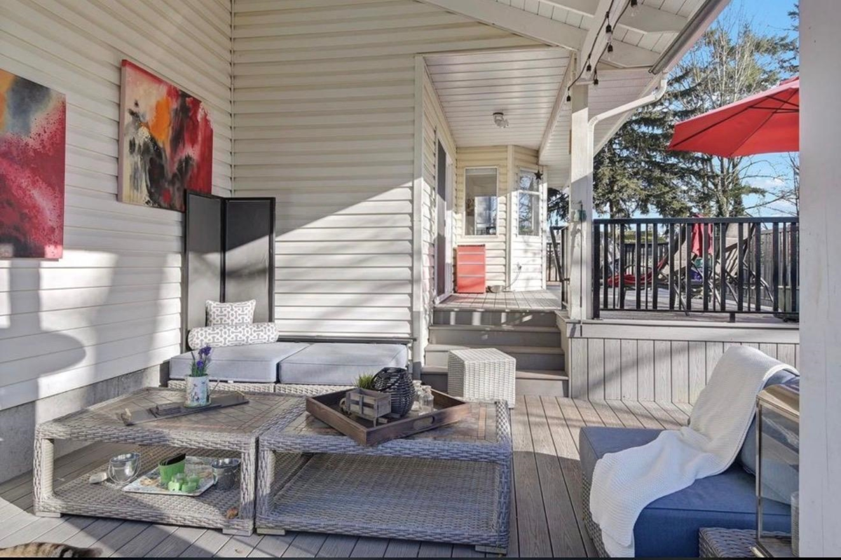 Outdoor Kitchen Photo of 18274 58a Avenue, Surrey, BC