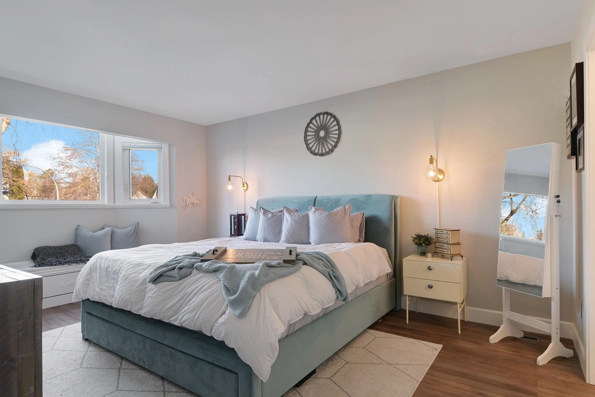 Primary Bathroom Photo of 18274 58a Avenue, Surrey, BC