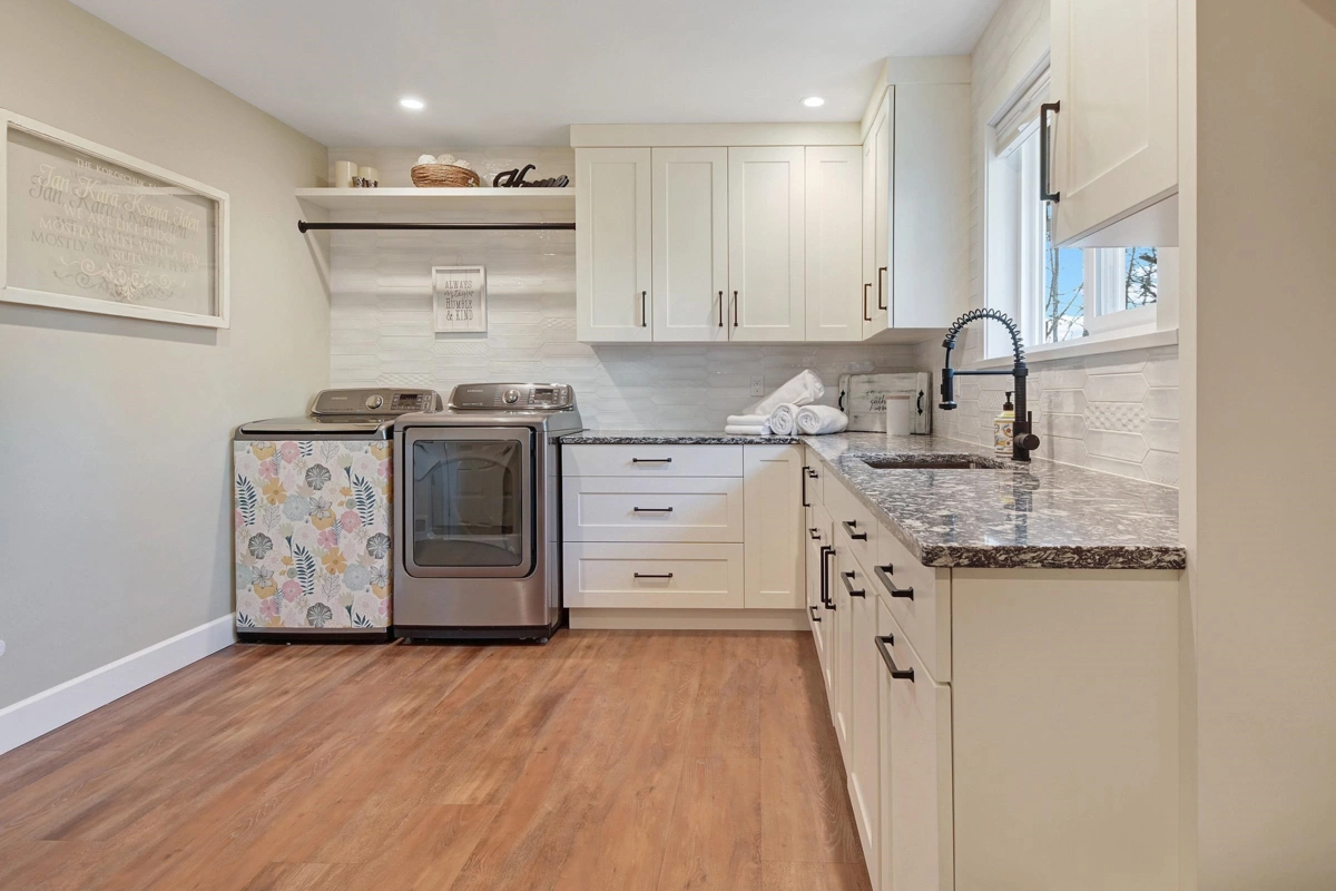 Staircase Photo of 18274 58a Avenue, Surrey, BC