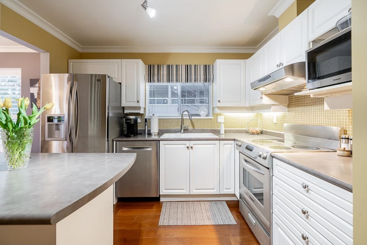 Breakfast Nook Photo of 209 15272 20 Avenue, Surrey, BC