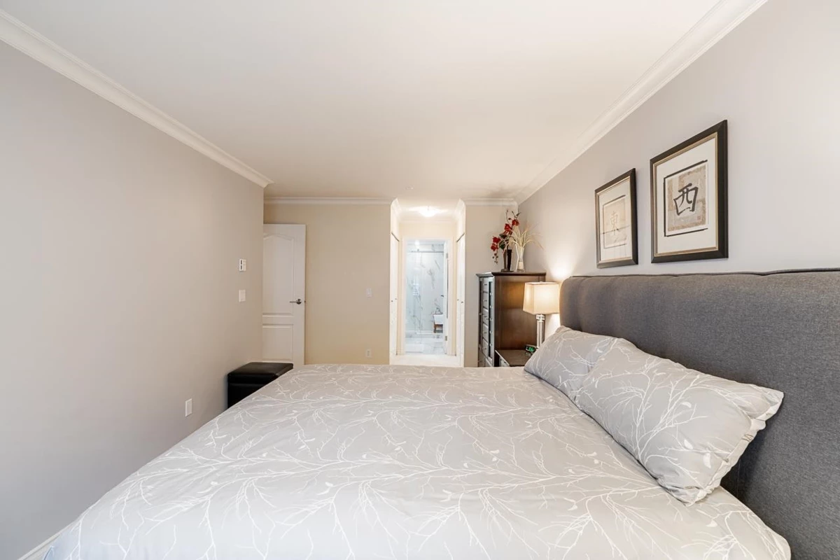 Guest Bathroom Photo of 209 15272 20 Avenue, Surrey, BC