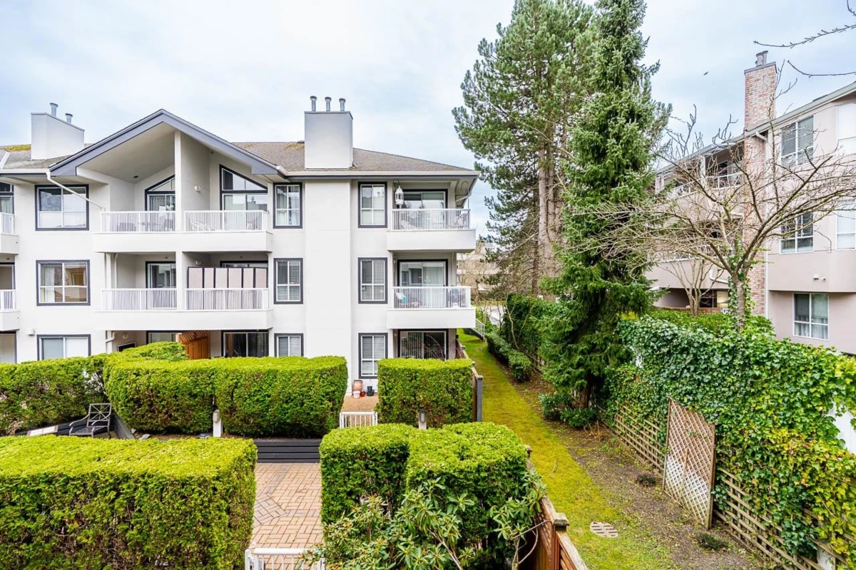 Hot Tub / Spa Photo of 209 15272 20 Avenue, Surrey, BC