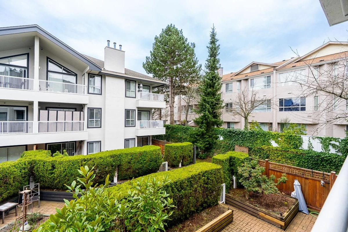 Outdoor Kitchen Photo of 209 15272 20 Avenue, Surrey, BC