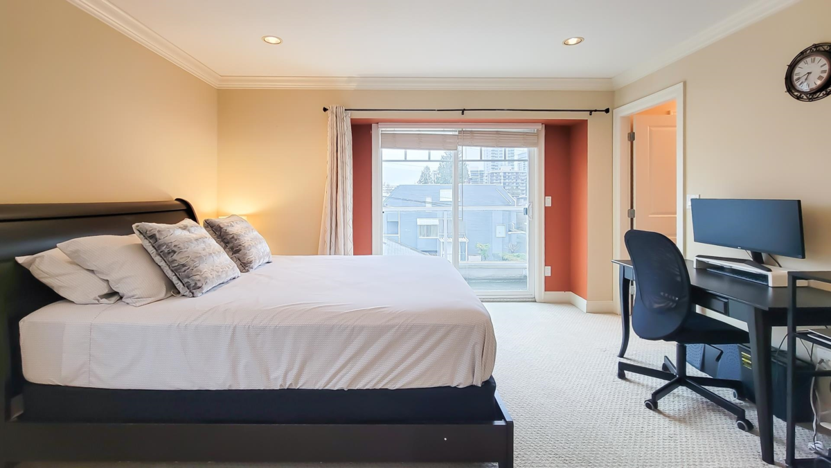 Bedroom 2 Photo of 203 E 18th Street, North Vancouver, BC