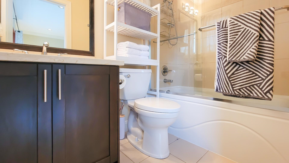 Bedroom 4 Photo of 203 E 18th Street, North Vancouver, BC