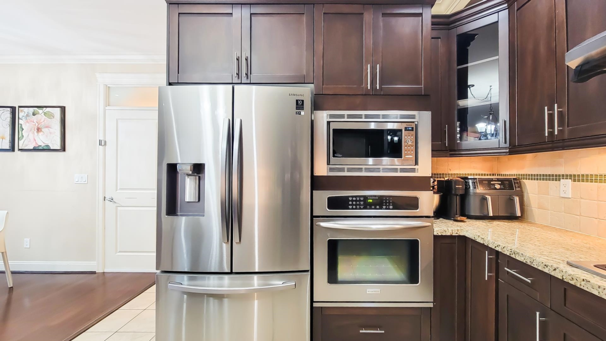 Kitchen Island Photo of 203 E 18th Street, North Vancouver, BC