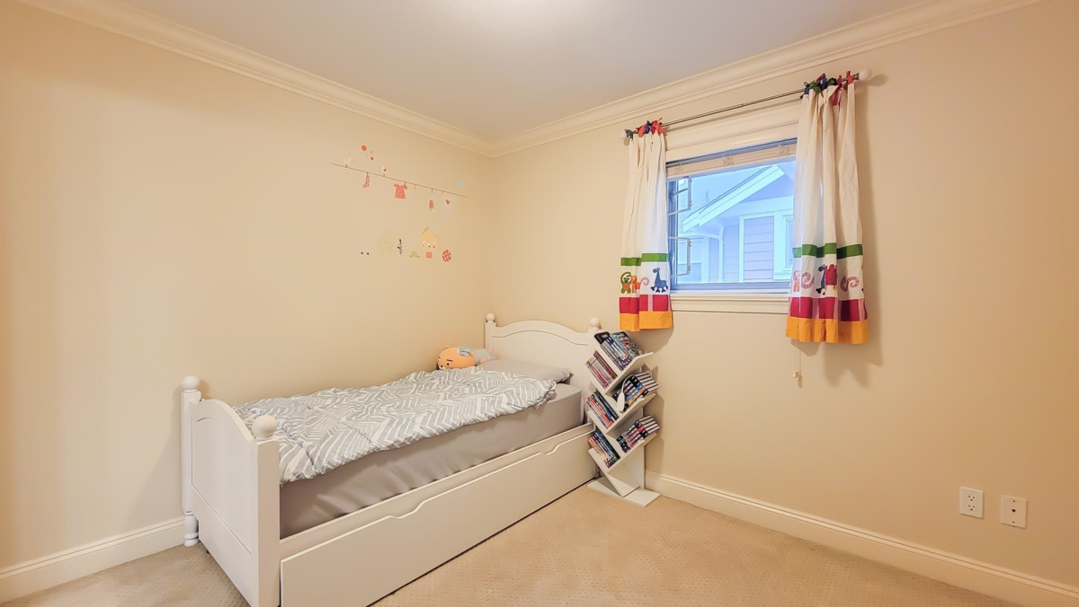 Office / Den Photo of 203 E 18th Street, North Vancouver, BC