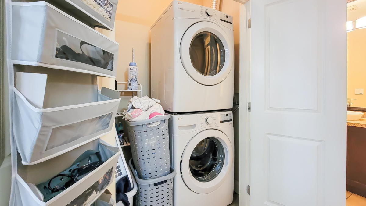 Primary Bathroom Photo of 203 E 18th Street, North Vancouver, BC