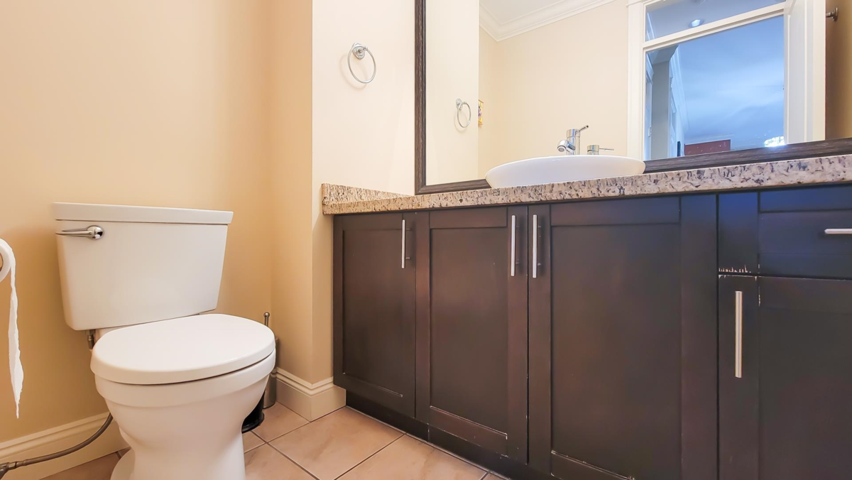 Primary Bedroom Photo of 203 E 18th Street, North Vancouver, BC