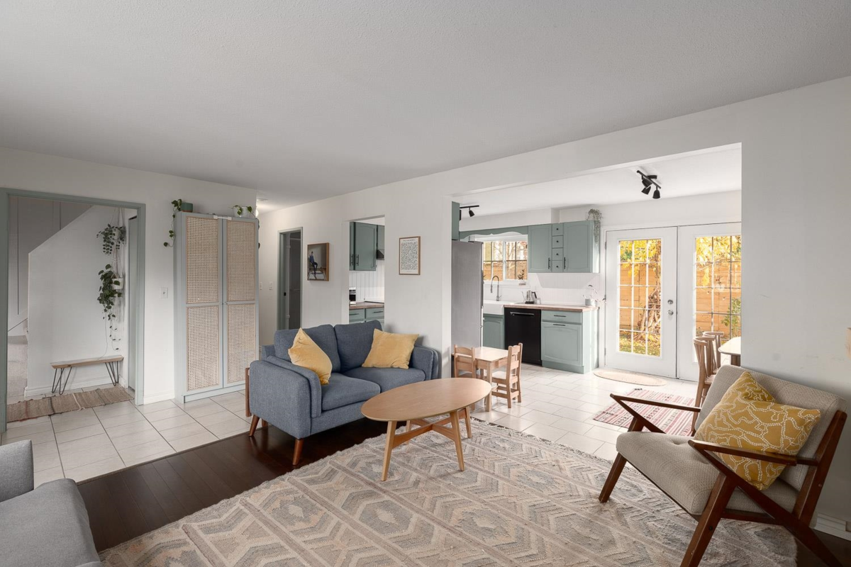 Breakfast Nook Photo of 726 Vernon Drive, Vancouver, BC