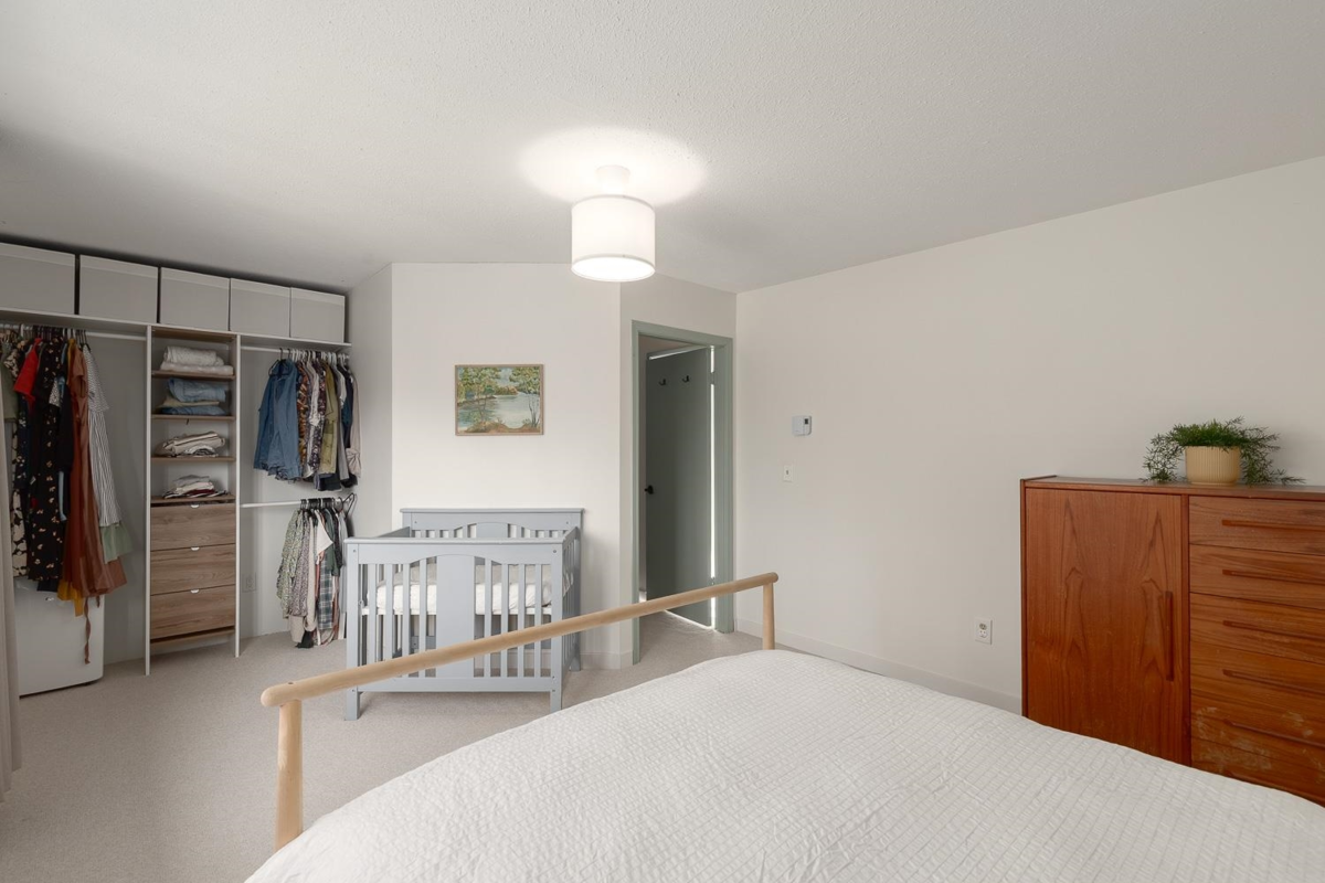Entry Foyer Photo of 726 Vernon Drive, Vancouver, BC