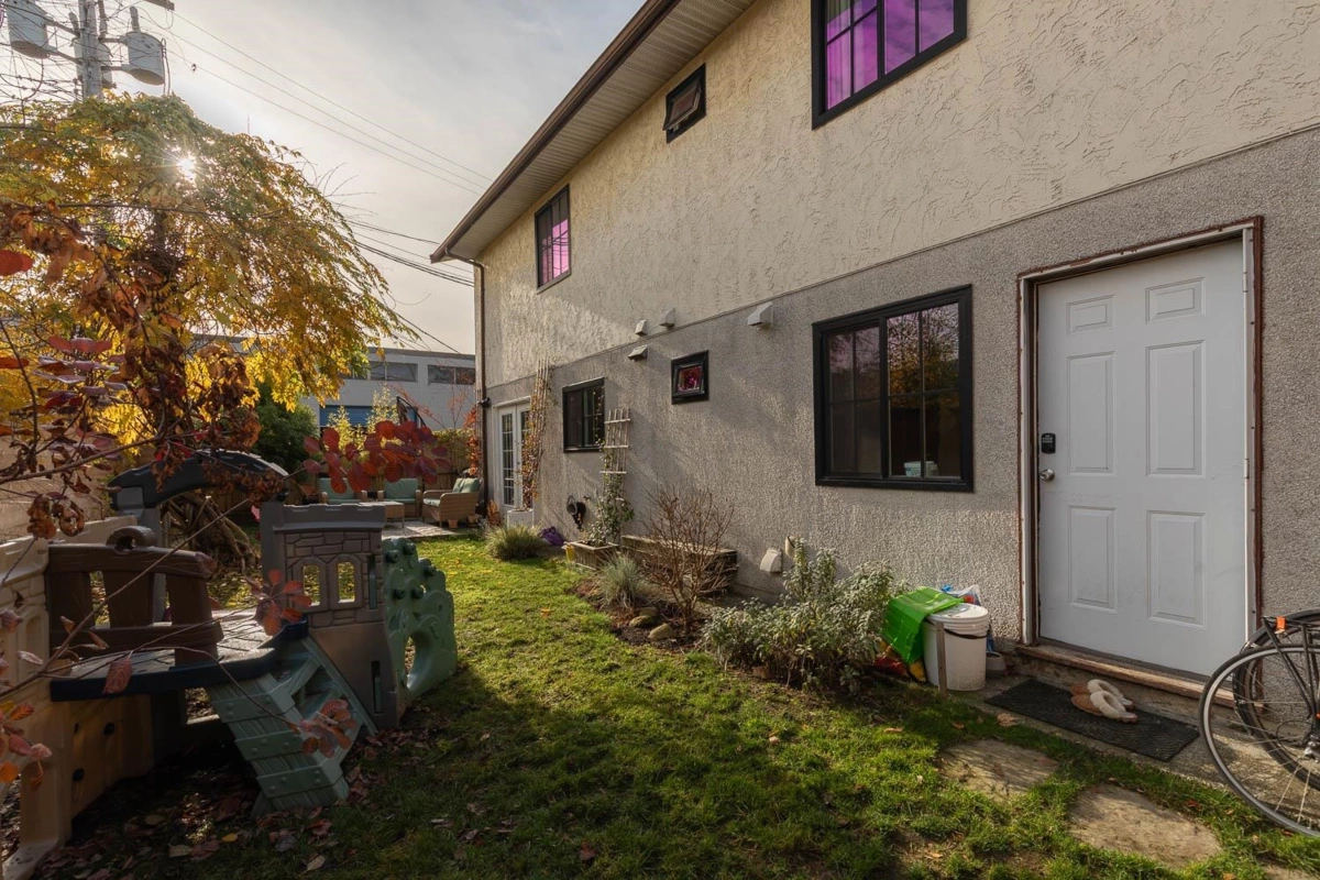 Fitness Center Photo Near 726 Vernon Drive, Vancouver, BC