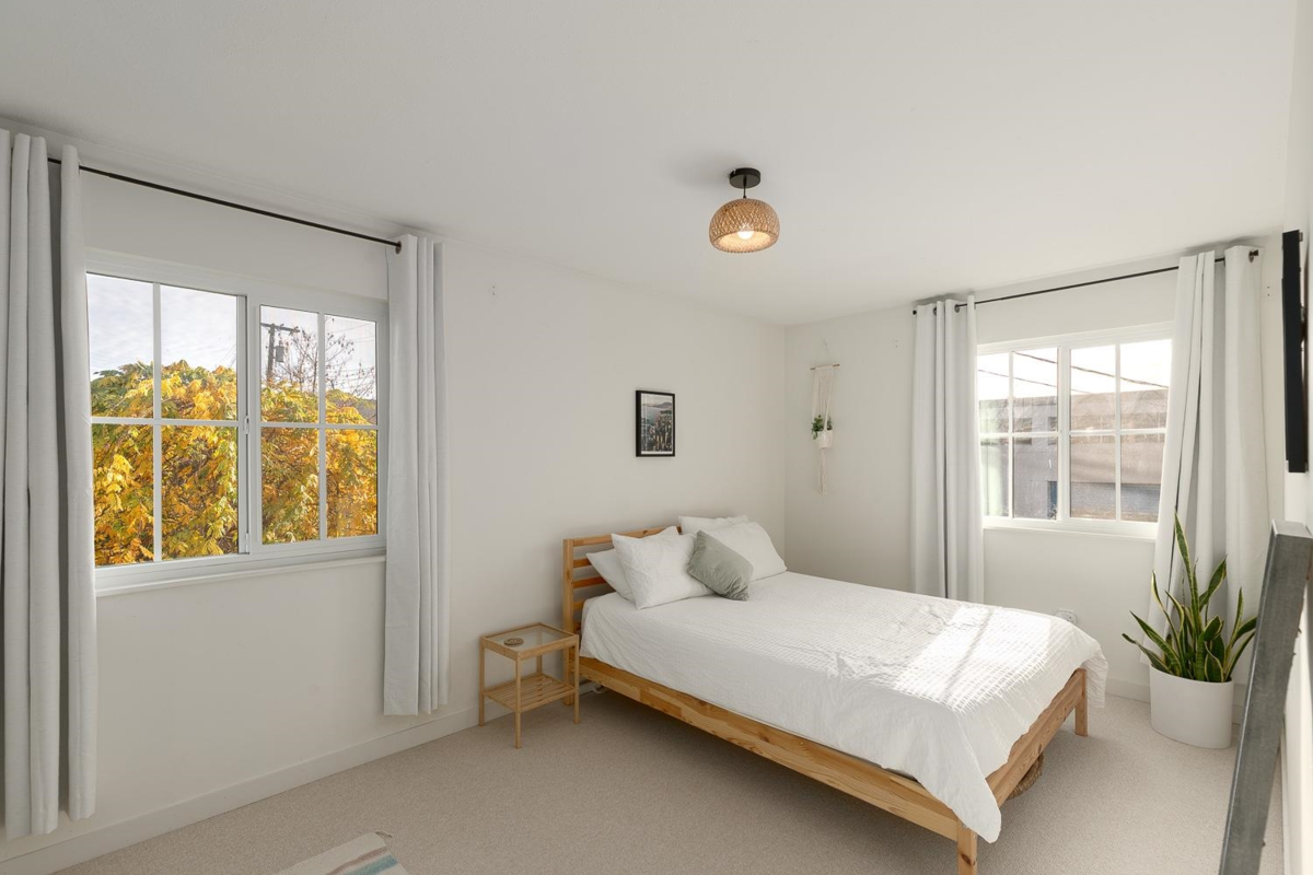 Hallway Photo of 726 Vernon Drive, Vancouver, BC