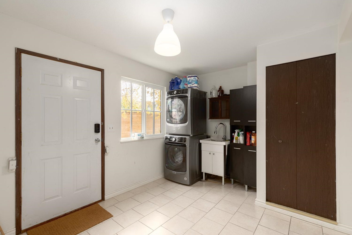 Hot Tub / Spa Photo of 726 Vernon Drive, Vancouver, BC