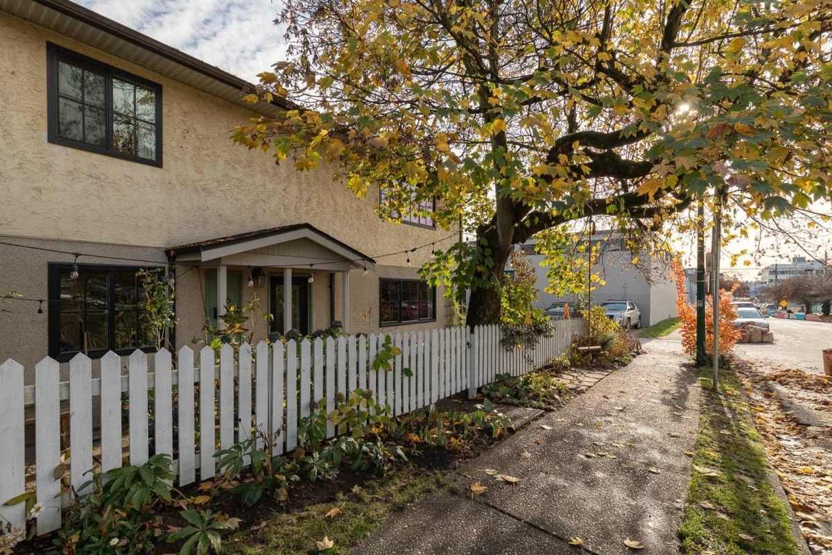 Living Room Photo of 726 Vernon Drive, Vancouver, BC