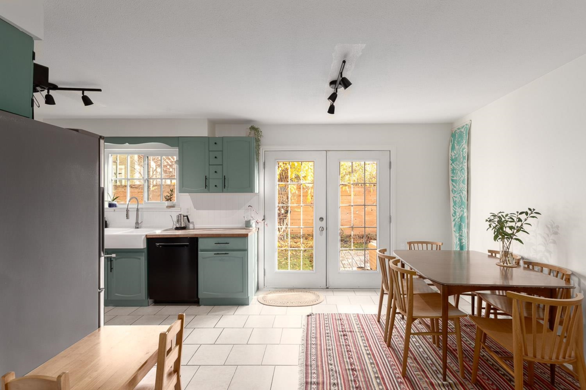 Walk-In Closet Photo of 726 Vernon Drive, Vancouver, BC