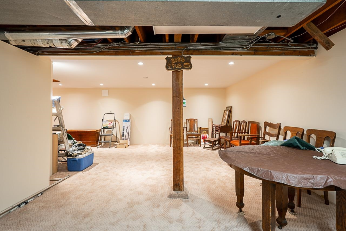 Entry Foyer Photo of 7430 Boundary Road, Burnaby, BC