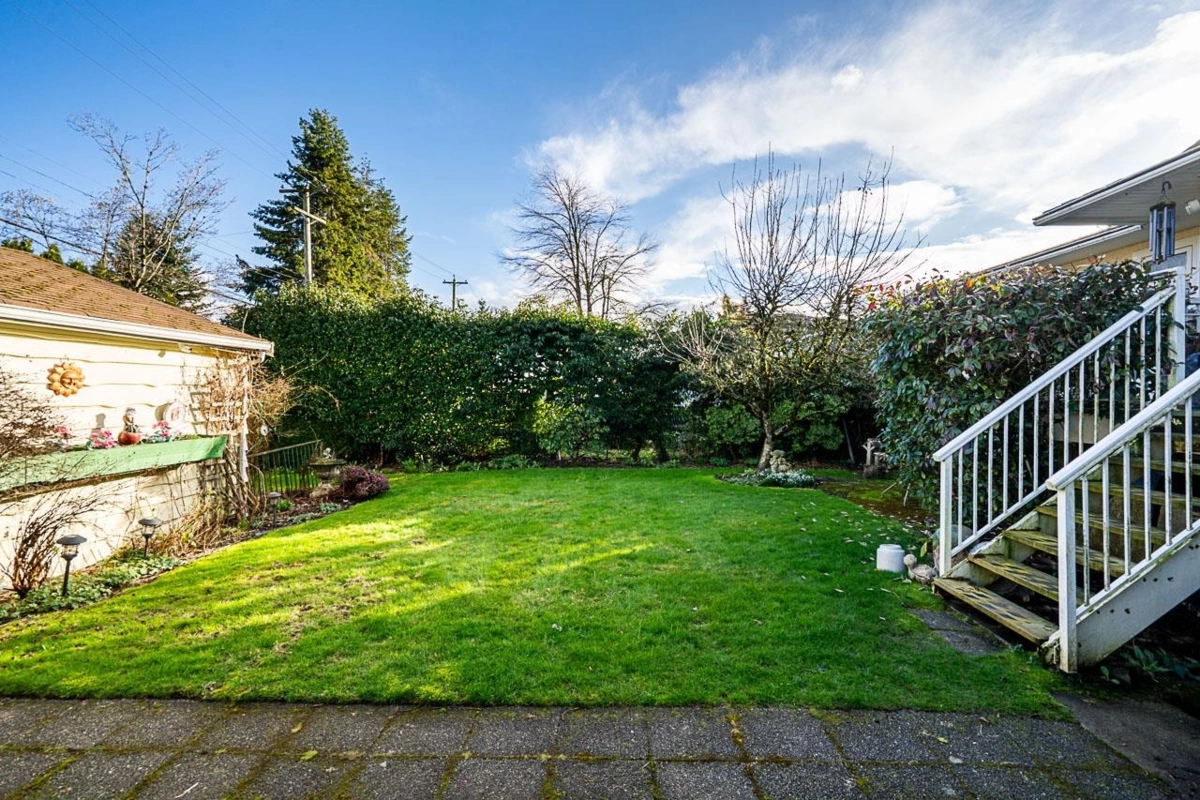 Garden / Landscaping Photo of 7430 Boundary Road, Burnaby, BC