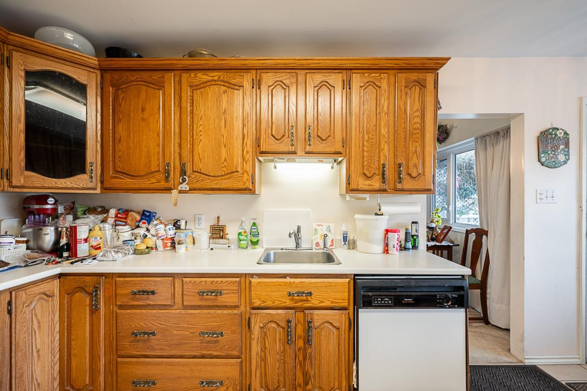 Walk-In Closet Photo of 7430 Boundary Road, Burnaby, BC