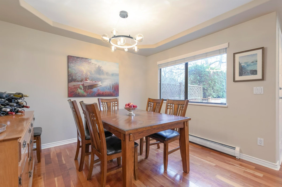 Breakfast Nook Photo of 4721 Village Drive, Burnaby, BC