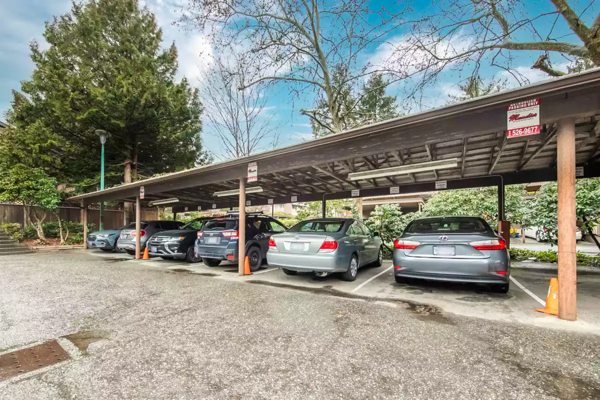 Mudroom Photo of 4721 Village Drive, Burnaby, BC