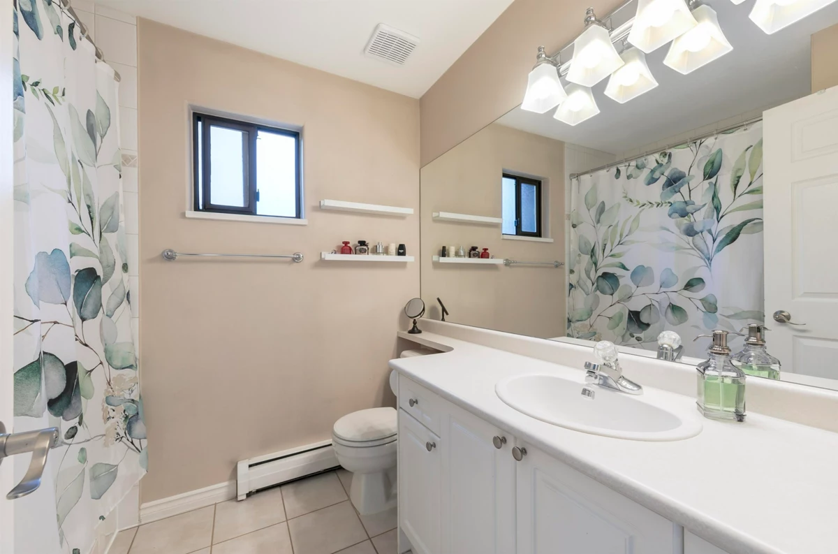 Walk-In Closet Photo of 4721 Village Drive, Burnaby, BC