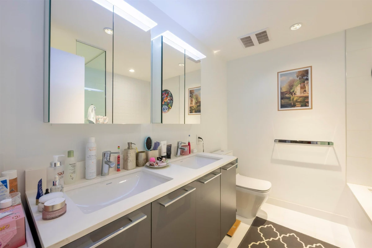 Breakfast Nook Photo of 1505 4638 Gladstone Street, Vancouver, BC