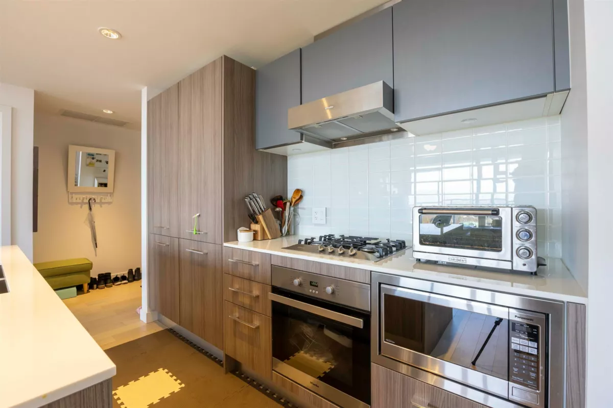 Dining Area Photo of 1505 4638 Gladstone Street, Vancouver, BC
