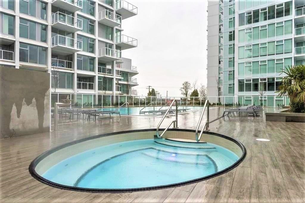 Entry Foyer Photo of 1505 4638 Gladstone Street, Vancouver, BC