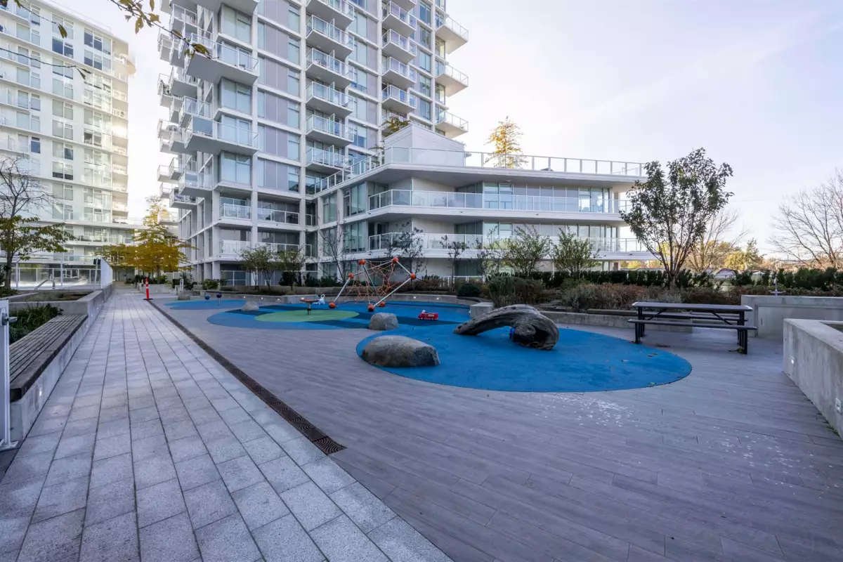 Hallway Photo of 1505 4638 Gladstone Street, Vancouver, BC