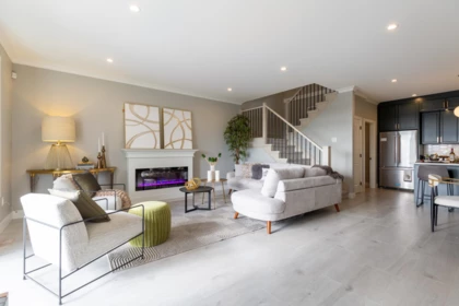 2 1211 Thomas Avenue, Coquitlam, BC
