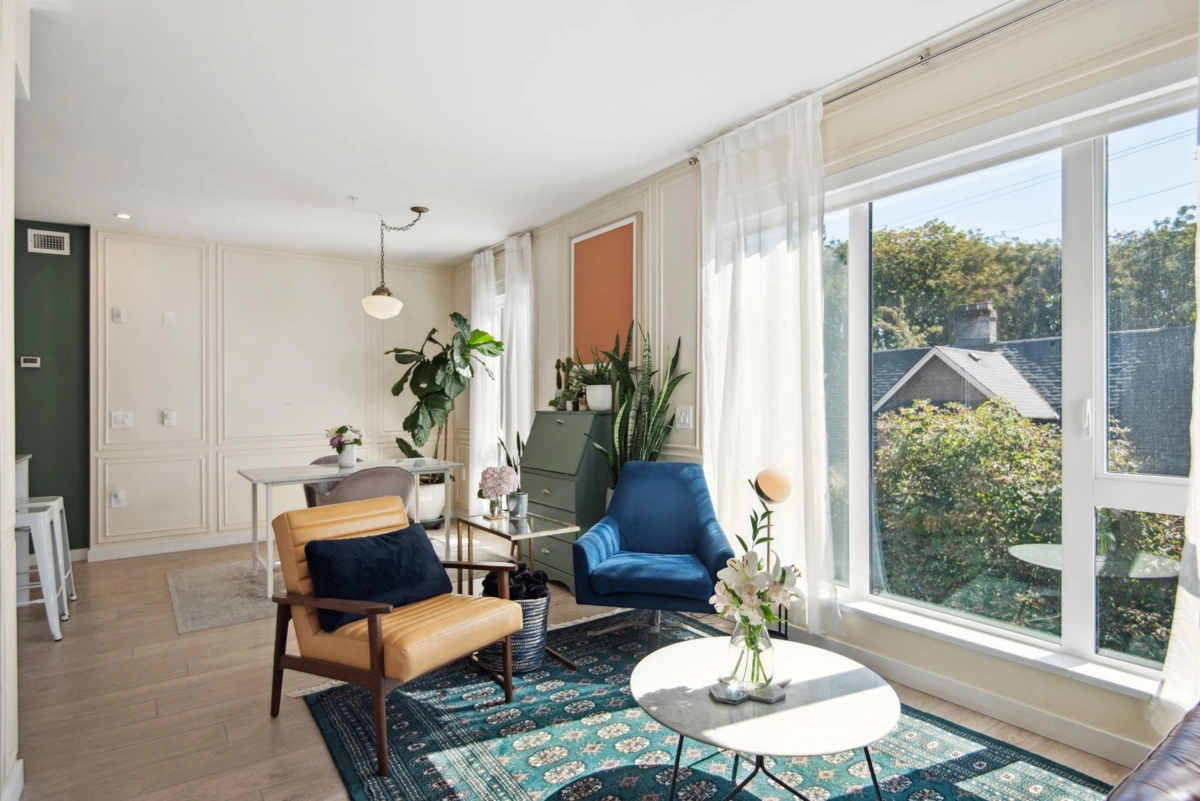 Family Room Photo of 321 2520 Guelph Street, Vancouver, BC